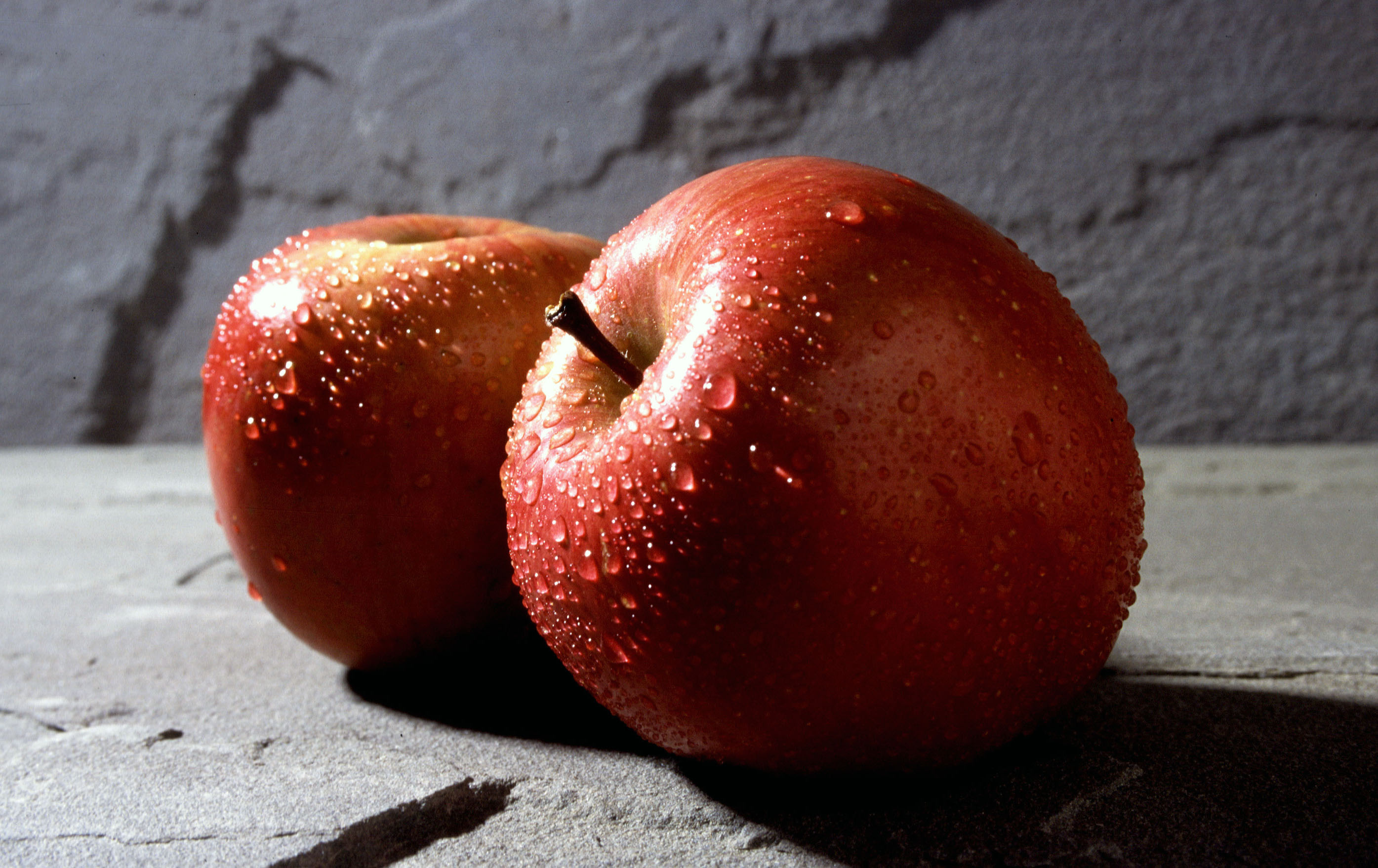 APPLE FRESH UNRIPE (Fuiji)