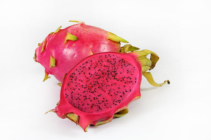 DRAGON FRUIT (Hylocereus costaricensis)